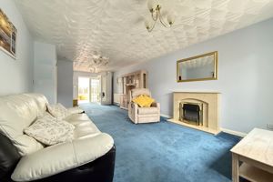 Lounge/Diner- click for photo gallery